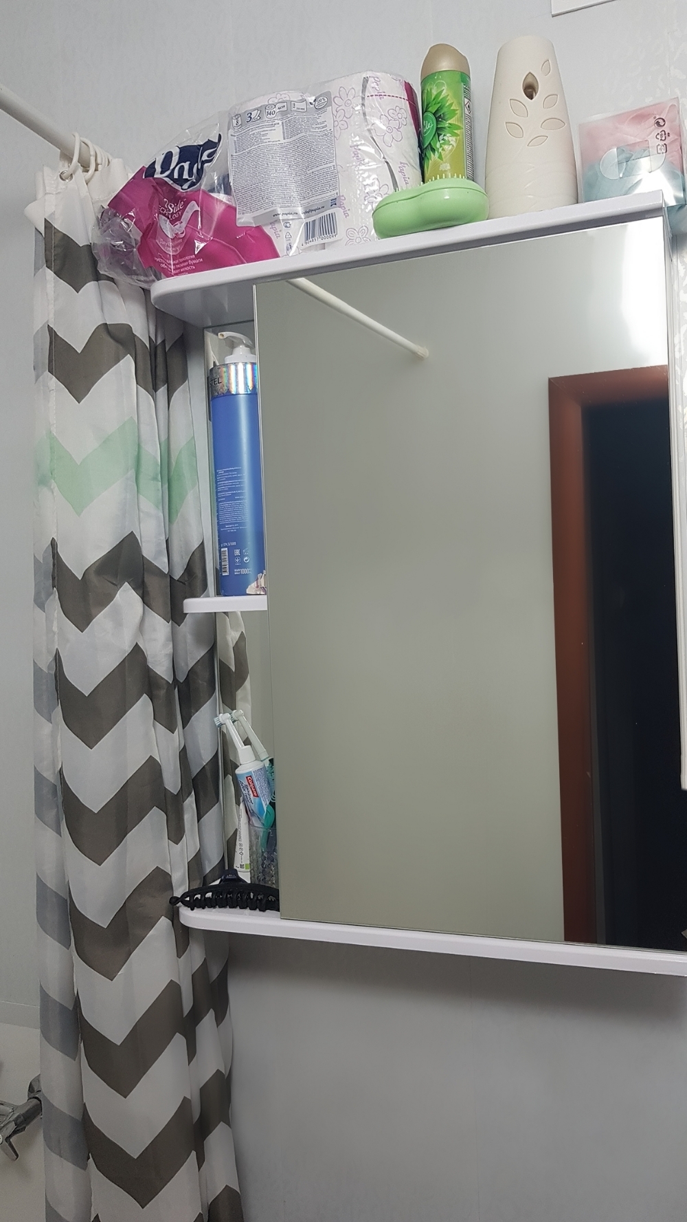 Фотография покупателя товара Зеркало-шкаф для ванной комнаты "Тура 5500", с двумя полками, 55 х 15,4 х 70 см - Фото 3