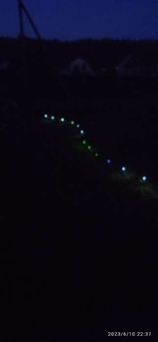 Фотография покупателя товара Садовый светильник на солнечной батарее «Трапеция», 4.5 × 30 × 4.5 см, 1 LED, свечение белое - Фото 19