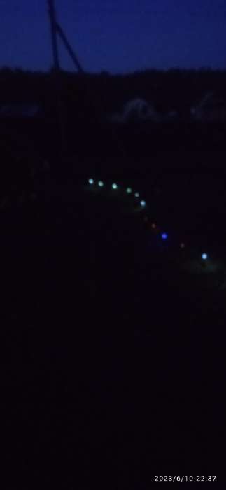 Фотография покупателя товара Садовый светильник на солнечной батарее «Цилиндр», 4.5 × 30 × 4.5 см, 1 LED, свечение мульти (RGB) - Фото 12