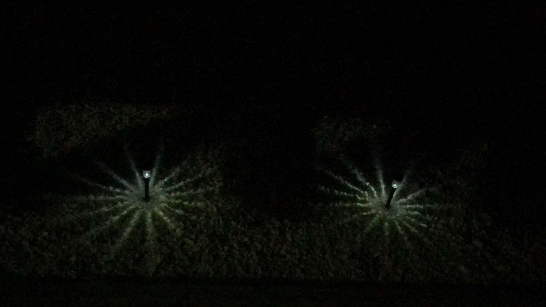 Фотография покупателя товара Садовый светильник на солнечной батарее «Цилиндр», 4.5 × 30 × 4.5 см, 1 LED, свечение белое - Фото 18