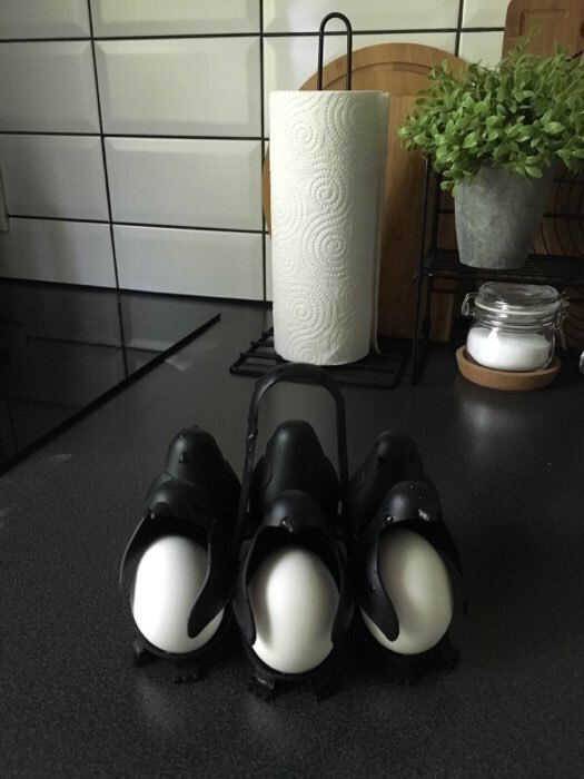 Фотография покупателя товара Подставка для яиц «Пингвинчики», 12×15×13 см, цвет чёрный