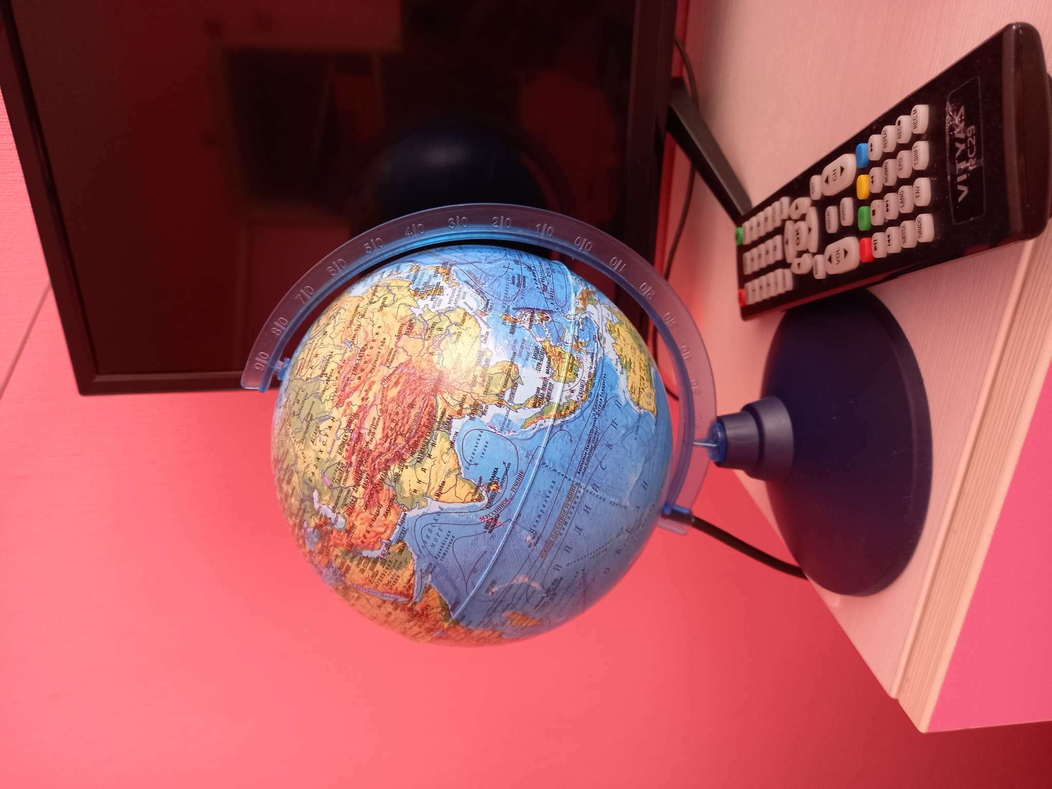 Фотография покупателя товара Глoбус физико-политический «Классик Евро», диаметр 150 мм, с подсветкой - Фото 1