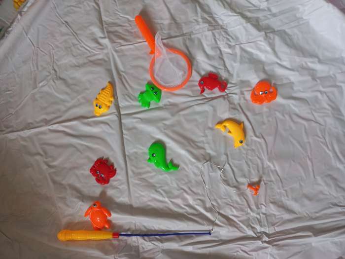 Фотография покупателя товара Магнитная рыбалка для детей «Морские жители», 10 предметов: 1 удочка, 1 сачок, 8 игрушек, цвета МИКС