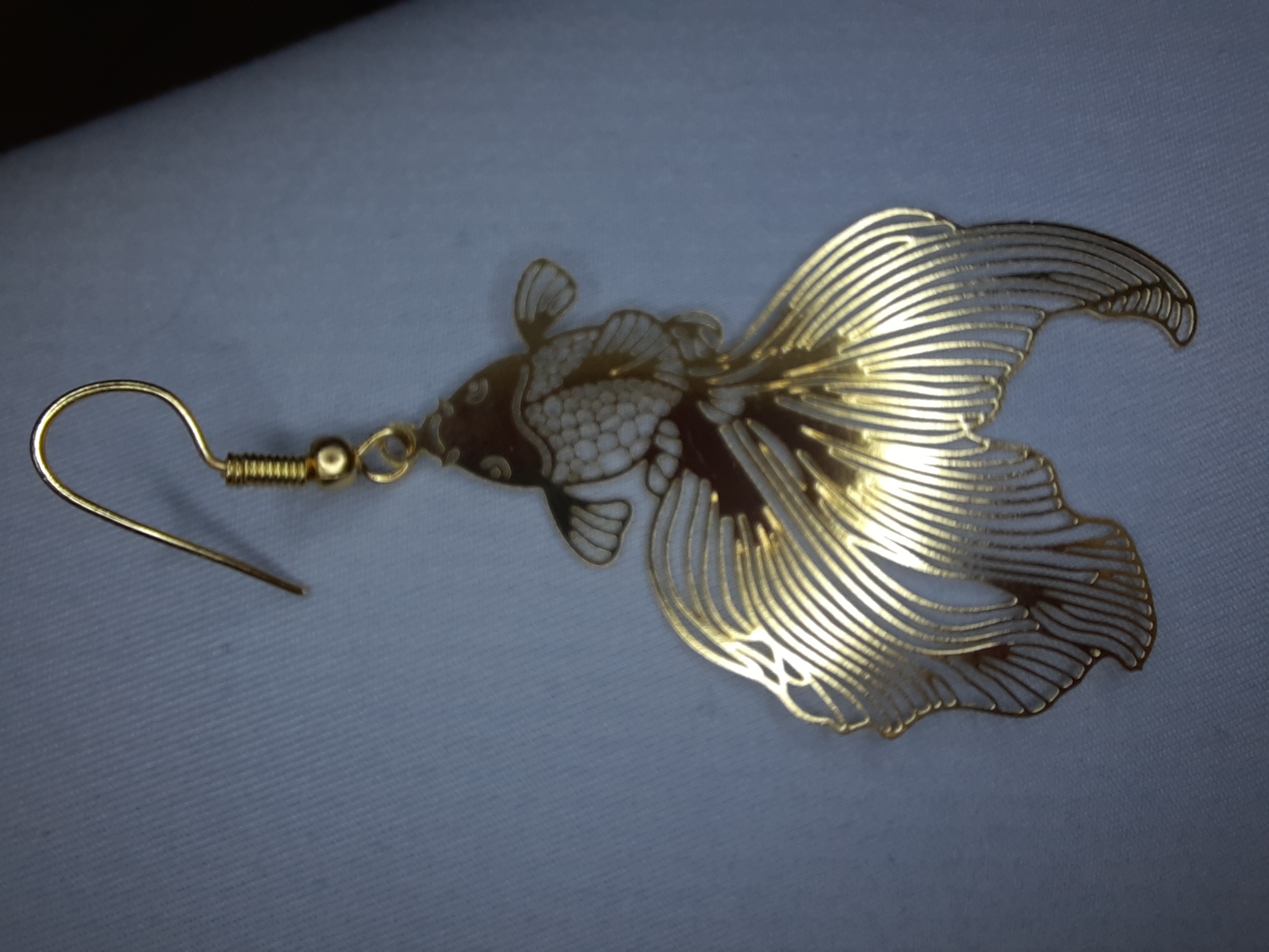 Фотография покупателя товара Серьги металл «Рыбка» волшебство, цвет золото - Фото 1
