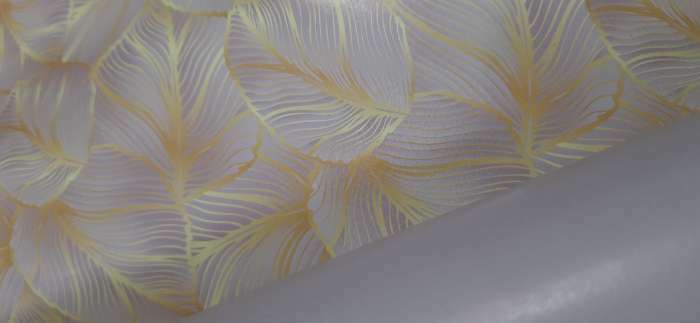 Фотография покупателя товара Бумага упаковочная глянцевая двухсторонняя «Золотые листья», 70 х 100 см - Фото 3