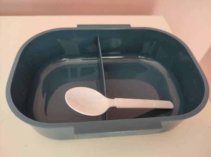 Фотография покупателя товара Ланч - бокс в школу, контейнер для еды, 1.05 л, с ложкой, 20×15×7.5 см, пластик, синий - Фото 3