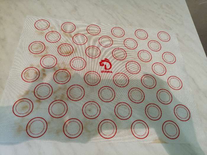 Фотография покупателя товара Армированный коврик для макаронс Доляна «Макарон», силикон, 40×30 см - Фото 2