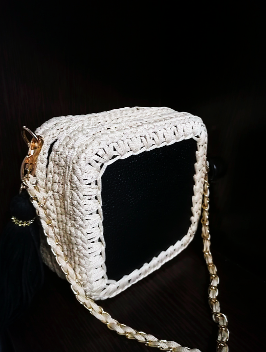 Фотография покупателя товара Донце для сумки, квадратное, 15 × 15 × 0,3 см, цвет чёрный - Фото 1