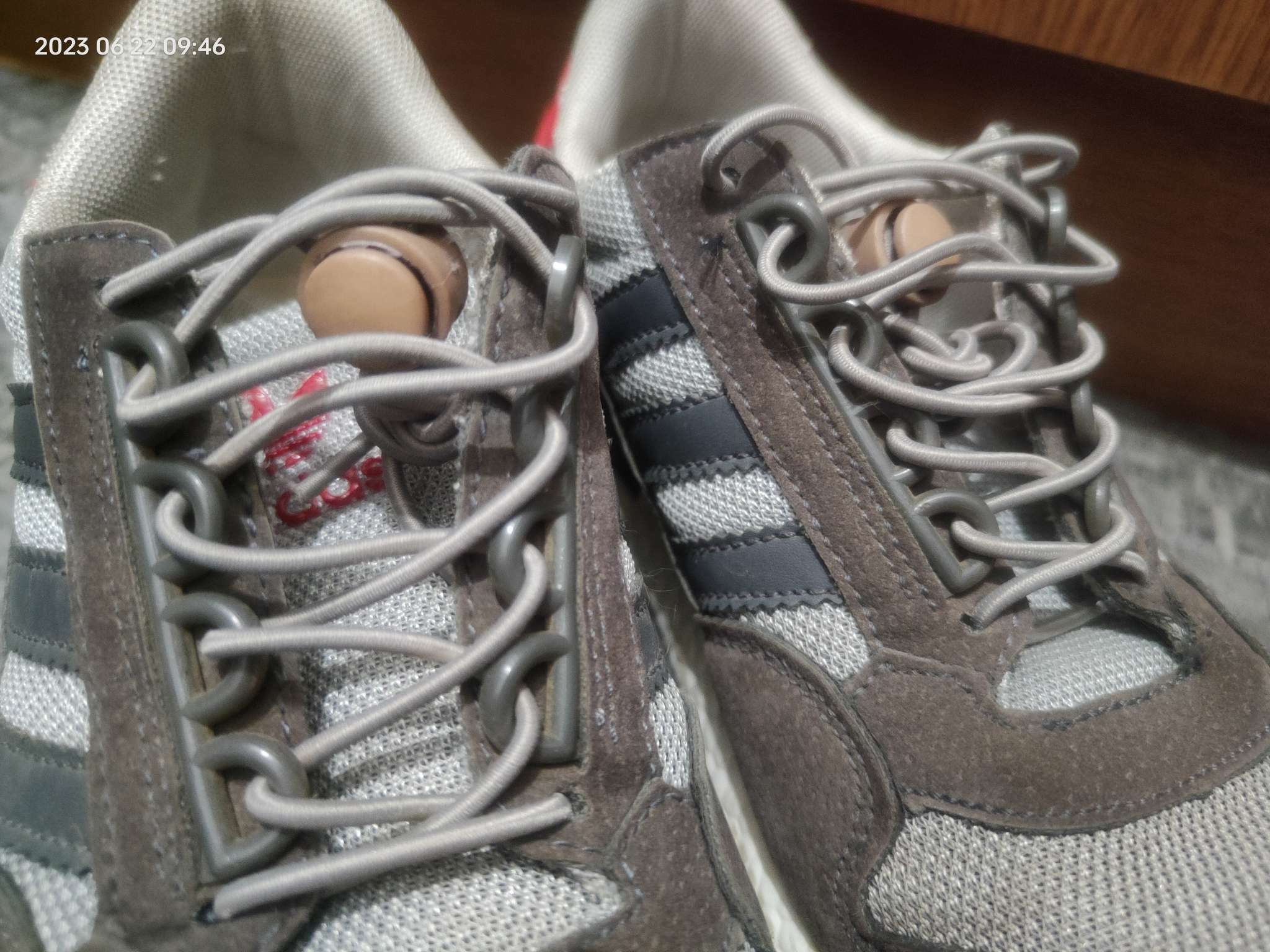 Фотография покупателя товара Шнурки для обуви, эластичные, с фиксатором, d = 3 мм, 100 см, пара, цвет коричневый - Фото 3