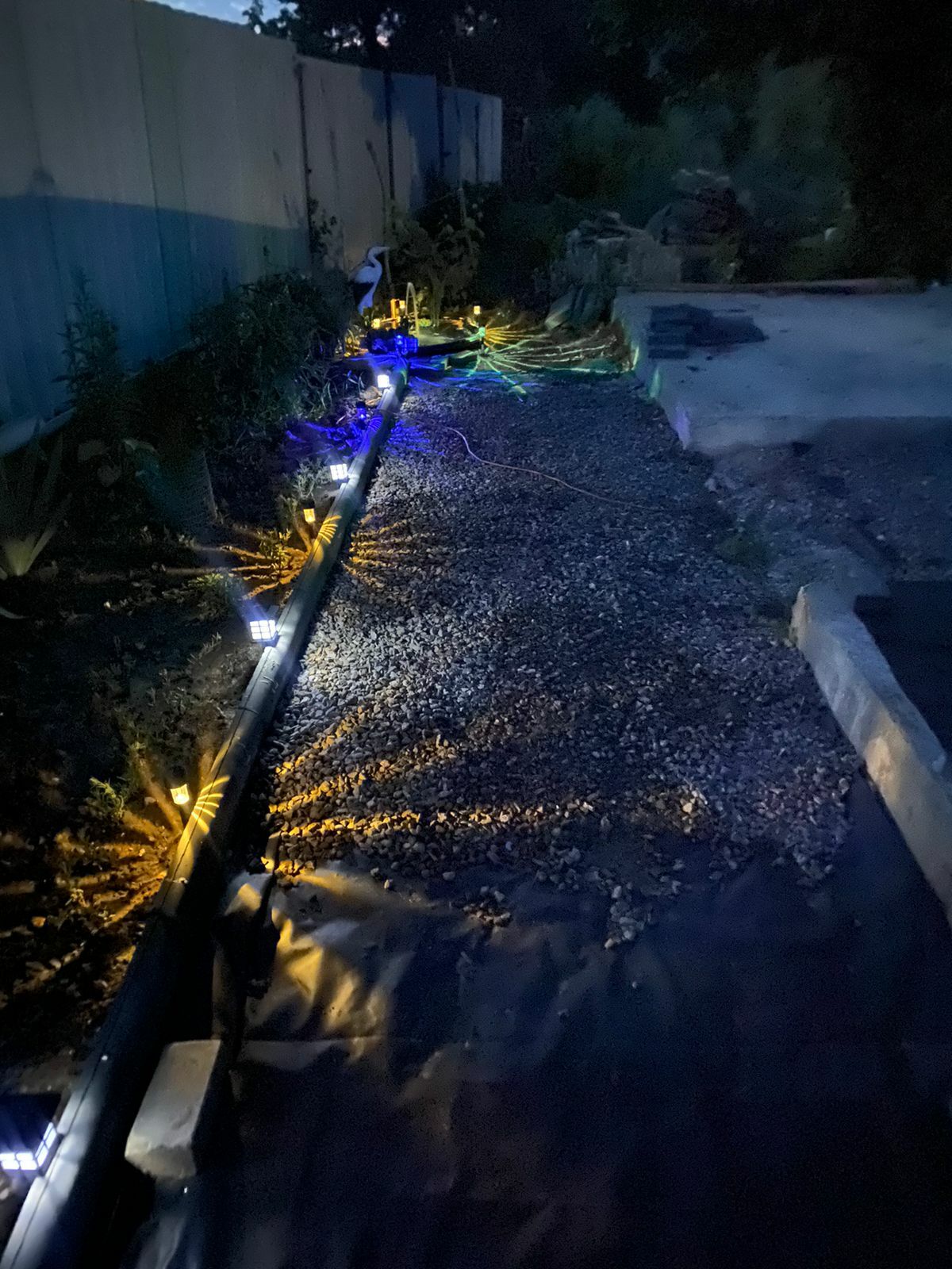 Фотография покупателя товара Садовый светильник на солнечной батарее «Цилиндр», 4.5 × 30 × 4.5 см, 1 LED, свечение мульти (RGB) - Фото 6