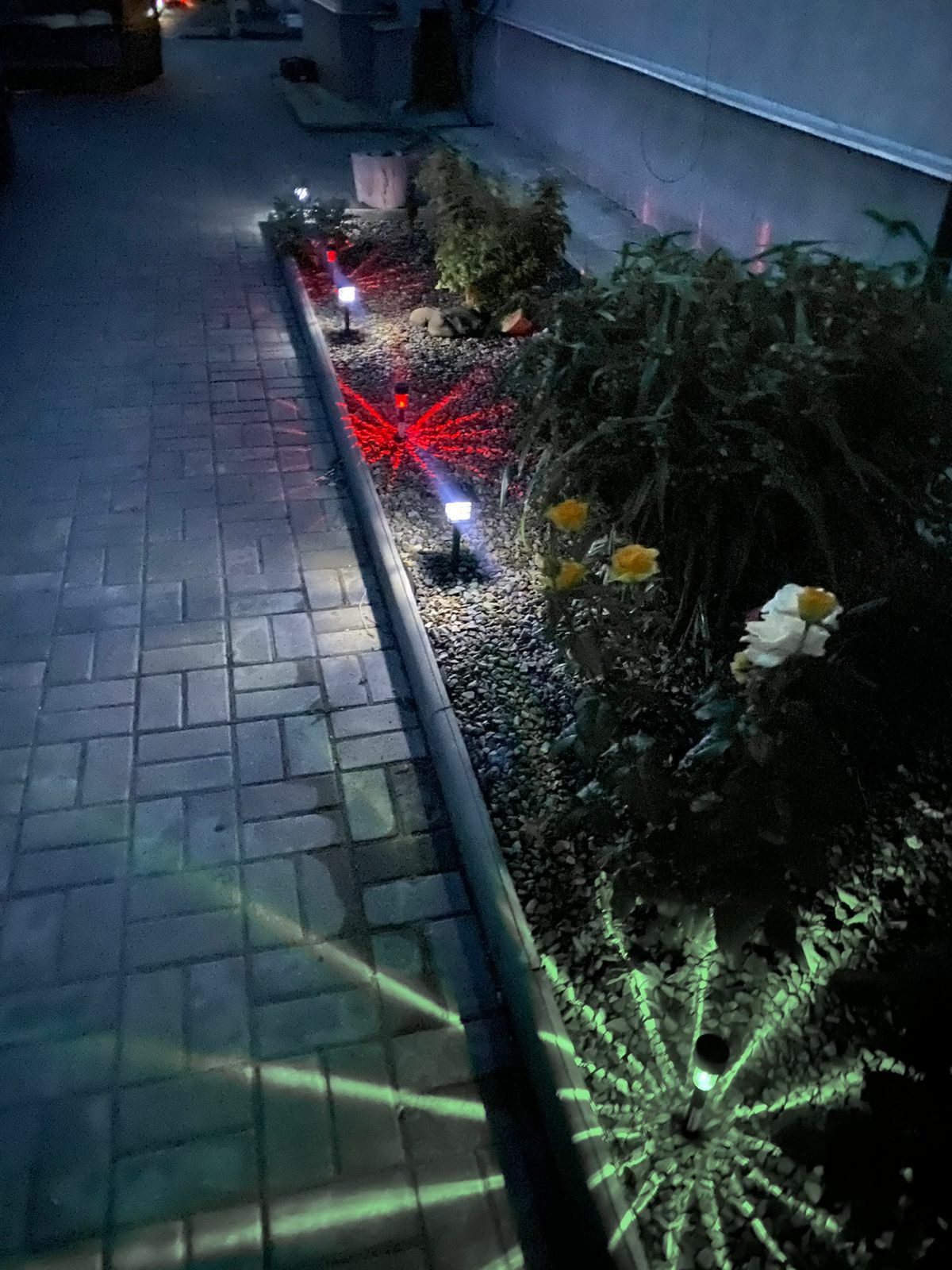 Фотография покупателя товара Садовый светильник на солнечной батарее «Цилиндр», 4.5 × 30 × 4.5 см, 1 LED, свечение мульти (RGB) - Фото 8