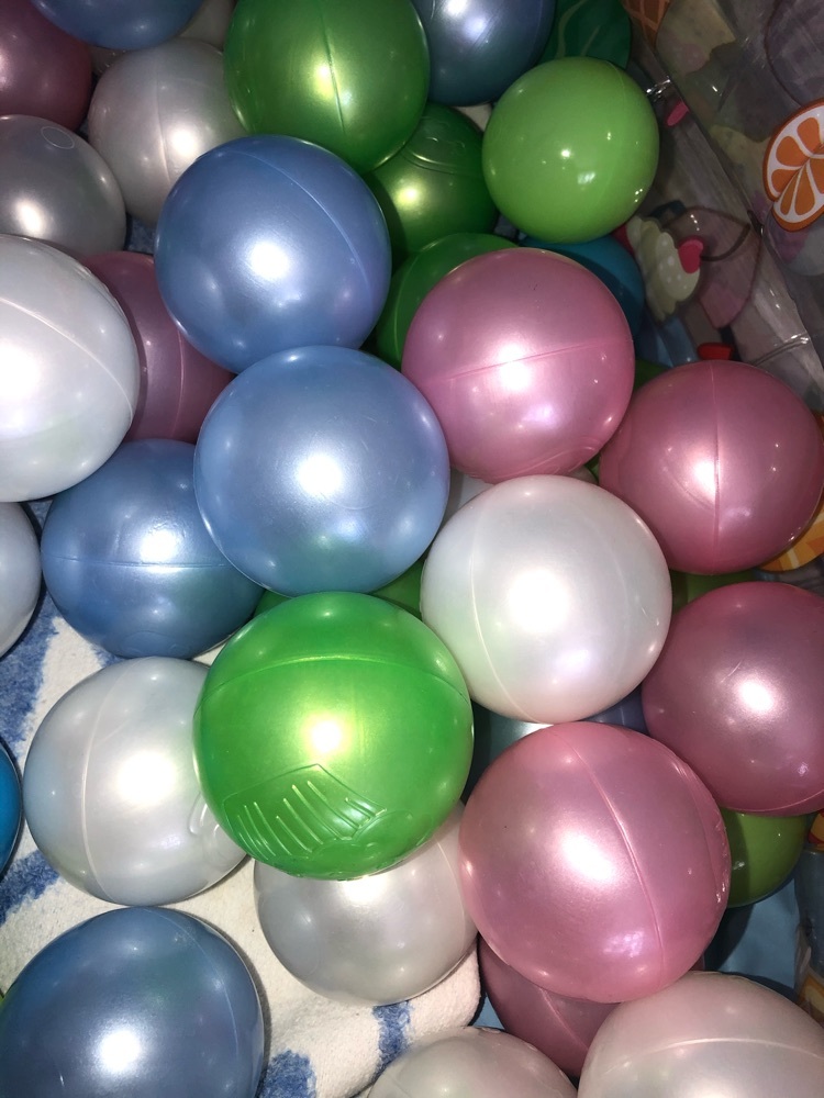 Фотография покупателя товара Шарики для сухого бассейна «Перламутровые», диаметр шара 7,5 см, набор 100 штук, цвет розовый, голубой, белый, зелёный - Фото 12