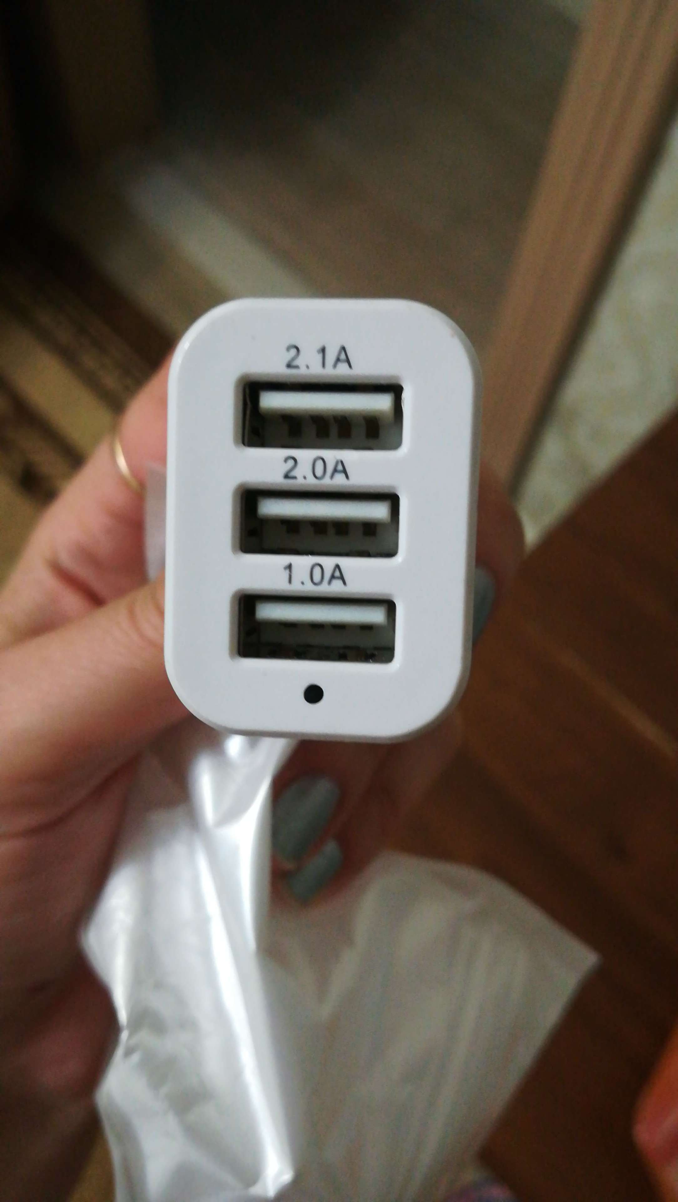 Фотография покупателя товара Зарядное устройство TORSO, 12-24 В, 3 USB 1.0 А, 2.0 А, 2.1 А, микс - Фото 3