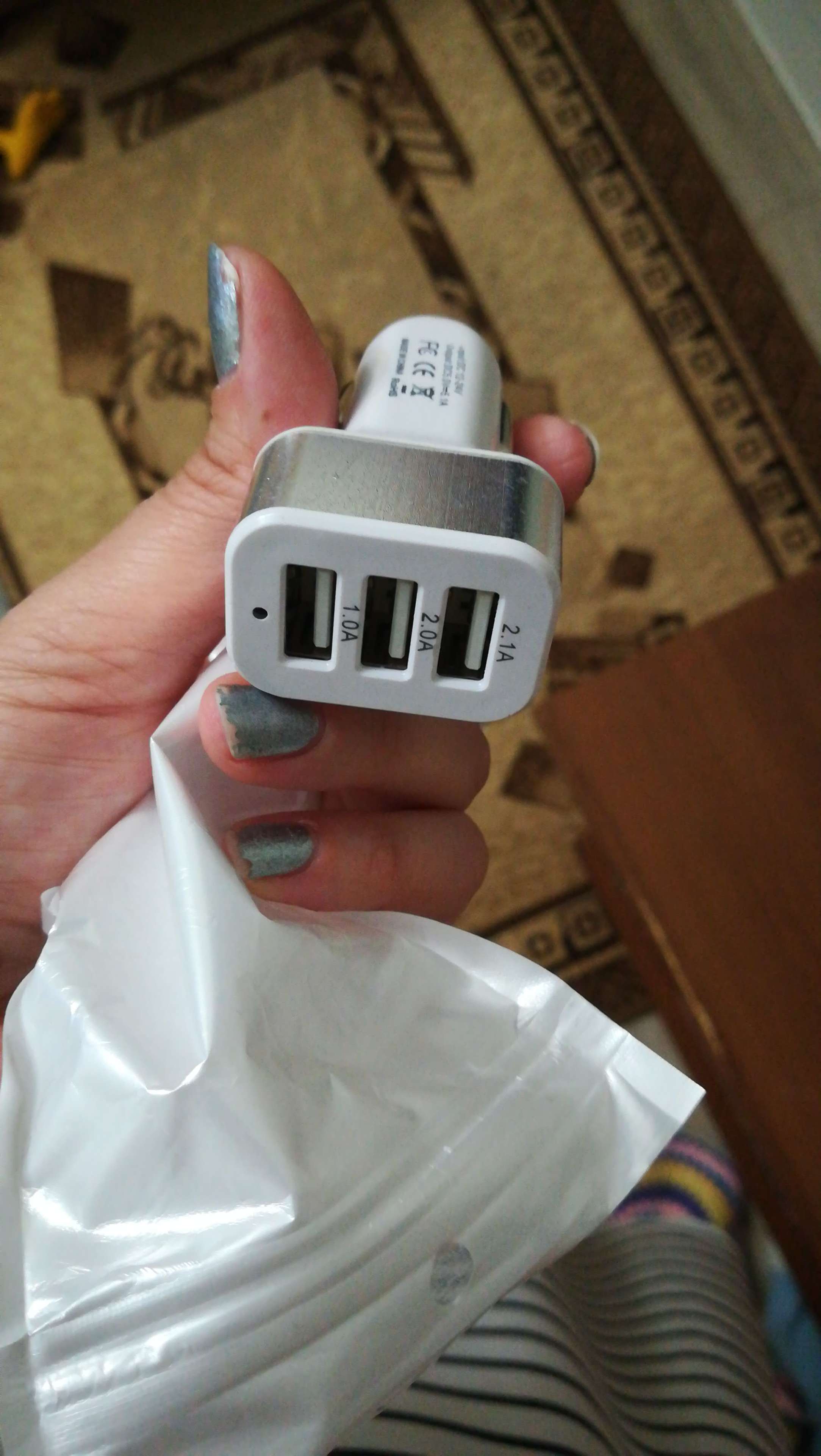 Фотография покупателя товара Зарядное устройство TORSO, 12-24 В, 3 USB 1.0 А, 2.0 А, 2.1 А, микс