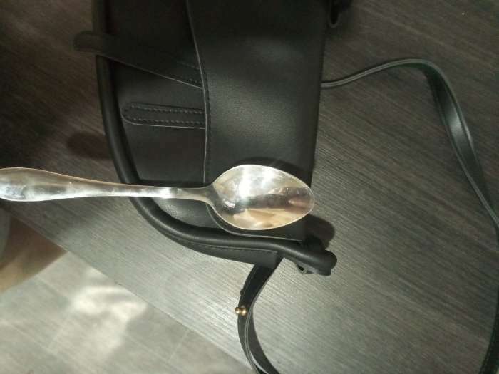 Фотография покупателя товара Сумка женская из искусственной кожи, 20×16×8.5 см, чёрная - Фото 5