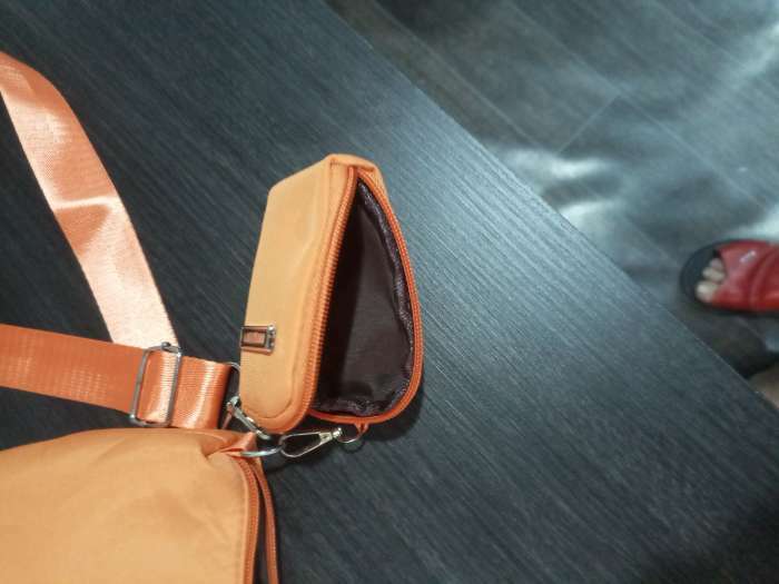 Фотография покупателя товара Сумка женская кросс-боди на молнии, 31×7×13 см, чёрная - Фото 2