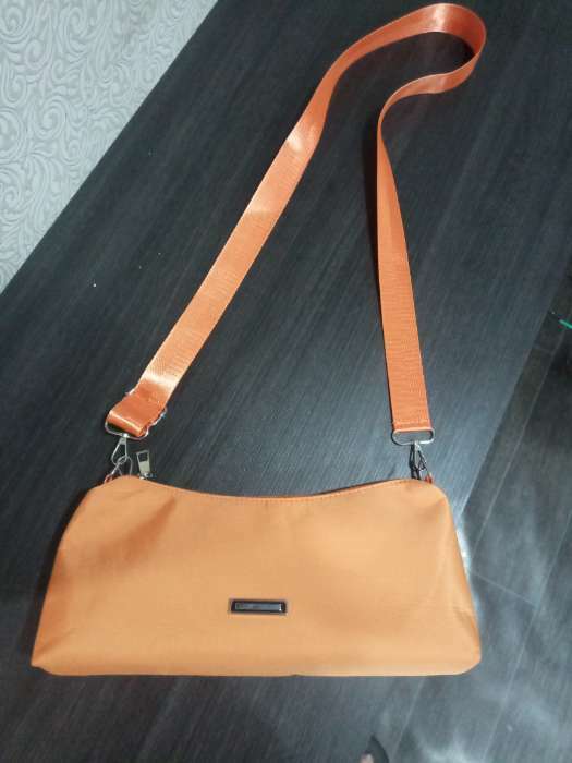 Фотография покупателя товара Сумка женская кросс-боди на молнии, 31×7×13 см, чёрная - Фото 7