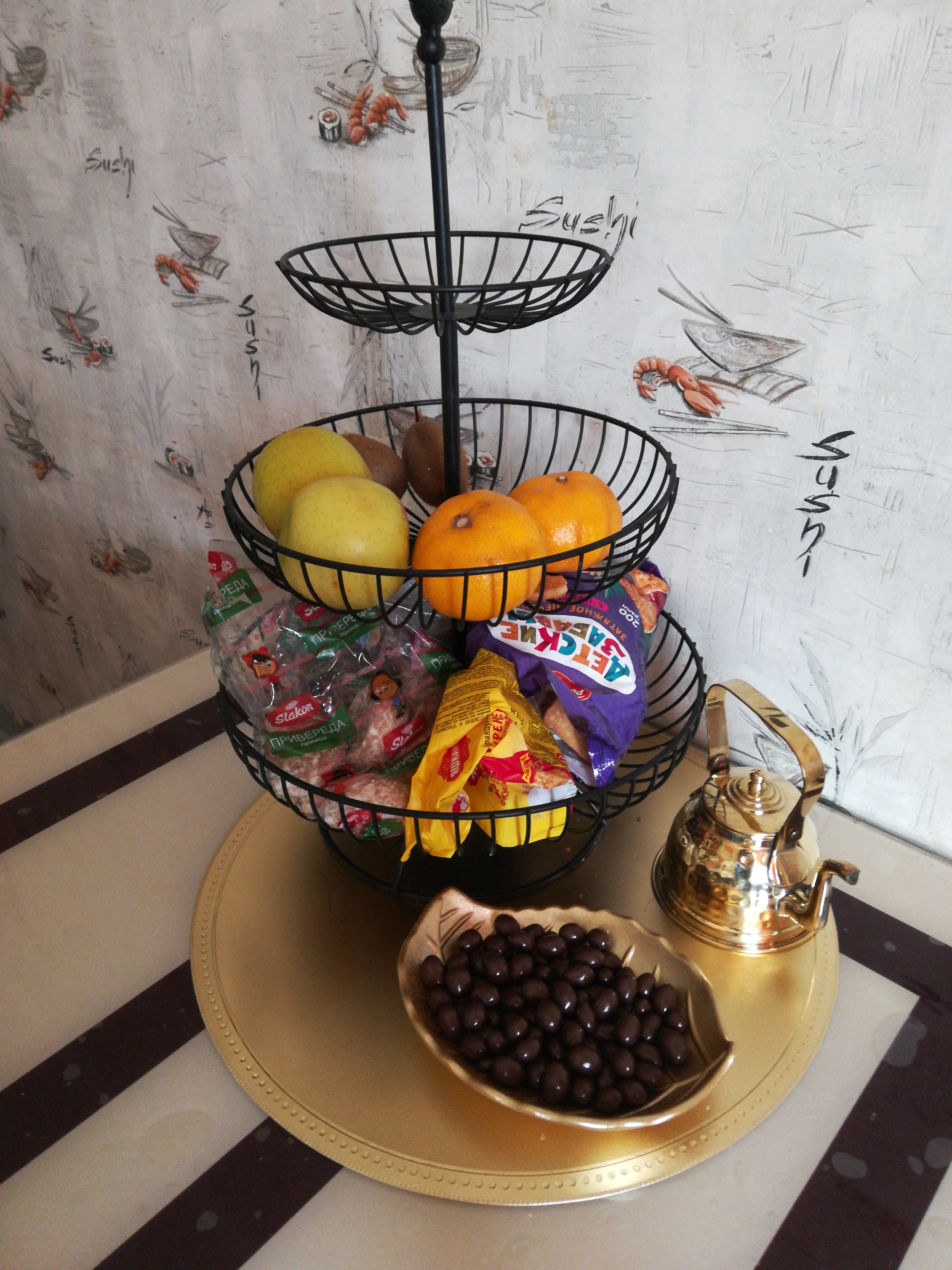 Фотография покупателя товара Блюдо для фруктов Доляна «Золотой лист», 18×13 см, цвет золотой - Фото 10