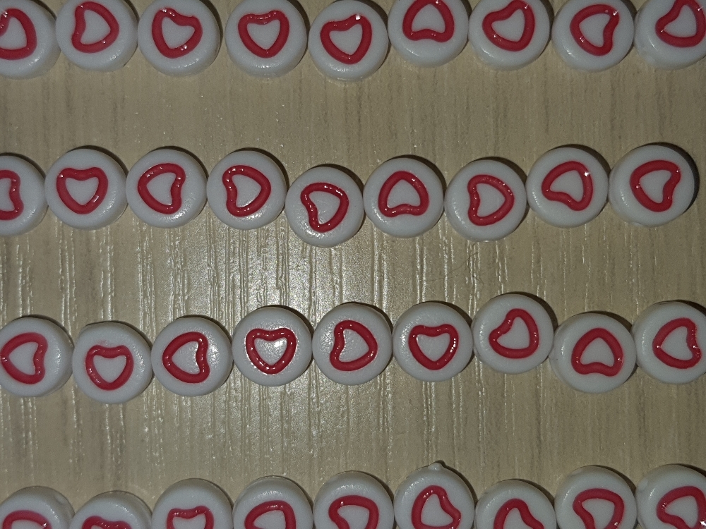 Фотография покупателя товара Бусины для творчества пластик "Красное сердце с белой серединкой" набор 20 гр 0,7х0,7х0,4 см  464563 - Фото 6