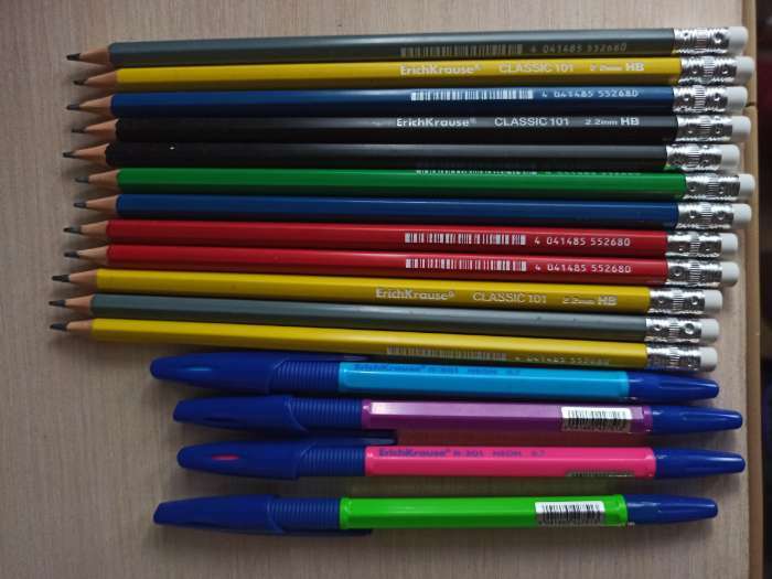 Фотография покупателя товара Ручка шариковая ErichKrause R-301 Neon Stick & Grip, узел 0.7 мм, чернила синие, резиновый упор, длина линии письма 2000 метров, микс - Фото 1