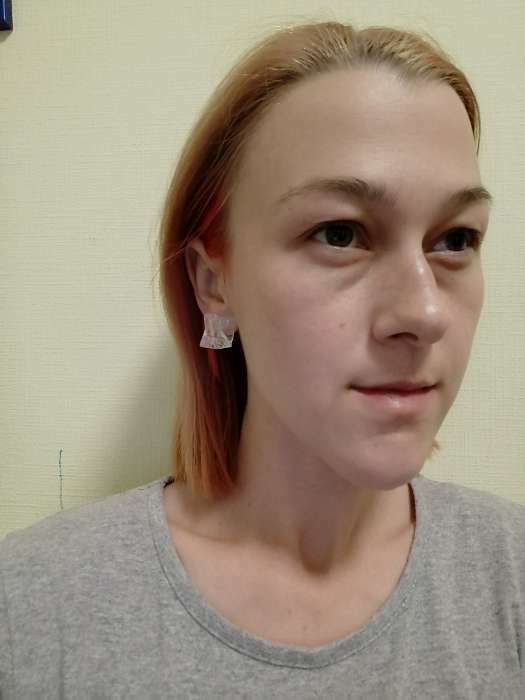 Фотография покупателя товара Серьги акриловые «Льдинка» неровный куб, цвет белый - Фото 4