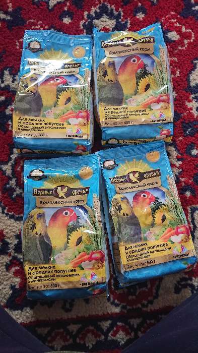 Фотография покупателя товара Корм "Верные друзья" для мелких и средних попугаев, с витаминами, 500 г