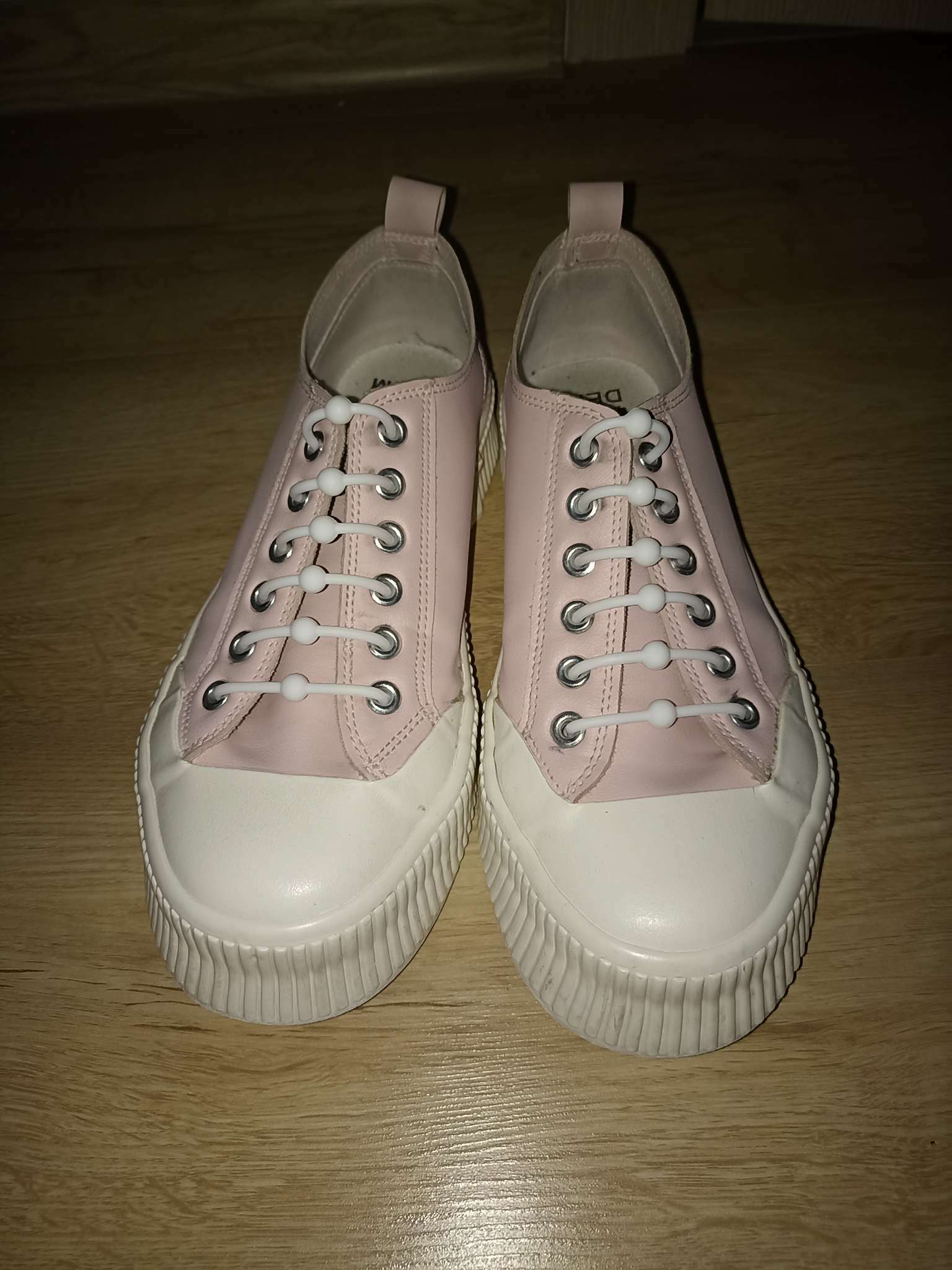 Фотография покупателя товара Набор шнурков для обуви «Шар», 6 шт, силиконовые, круглые, d = 15 мм, 6,5 см, цвет белый