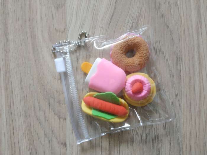 Фотография покупателя товара Набор фигурных ластиков «Десерты», 4 штуки, в пакете на зип-молнии, МИКС (штрихкод на штуке) - Фото 5