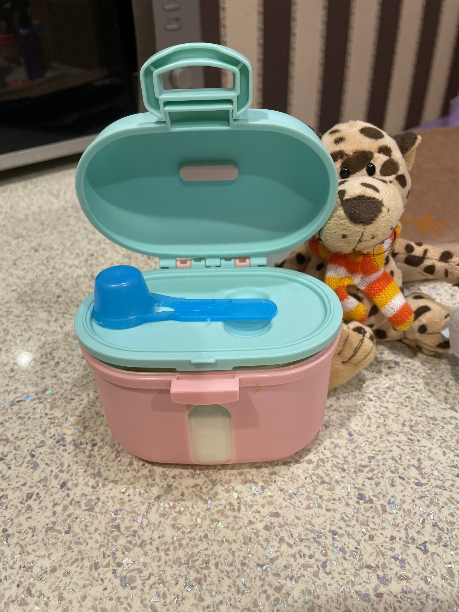 Фотография покупателя товара Контейнер для хранения детского питания «Корона», 240 г, розовый - Фото 1