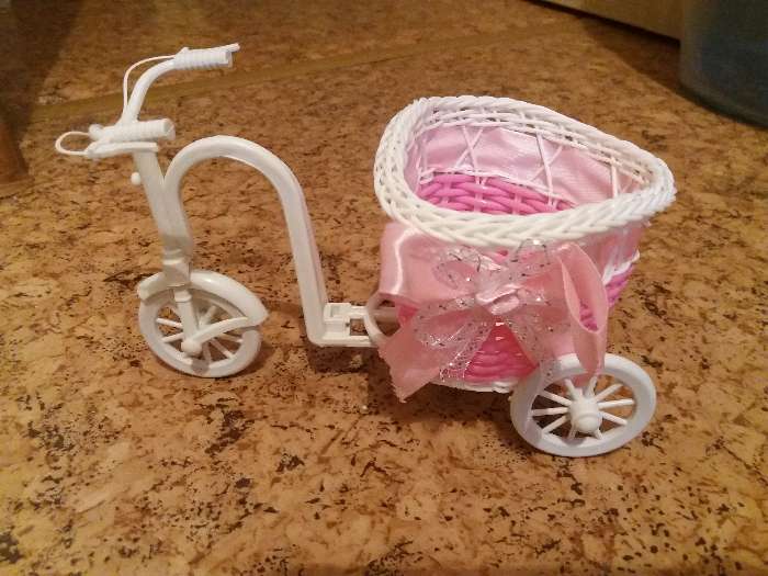 Фотография покупателя товара Корзинка декоративная "Велосипед с кашпо-розовая лента" 10х21х12,5 см - Фото 1