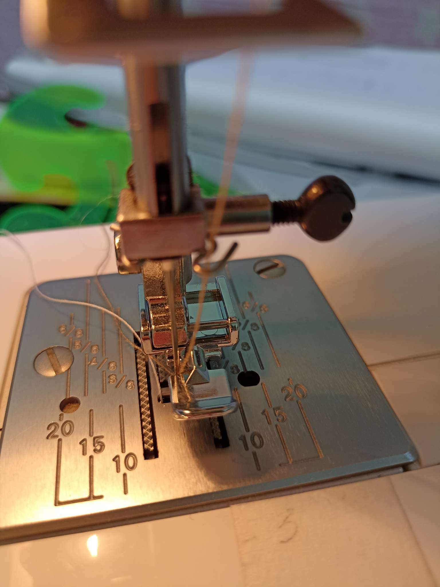 Фотография покупателя товара Лапка для швейных машин, для вшивания молнии, 3,2 × 1,2 × 0,7 см