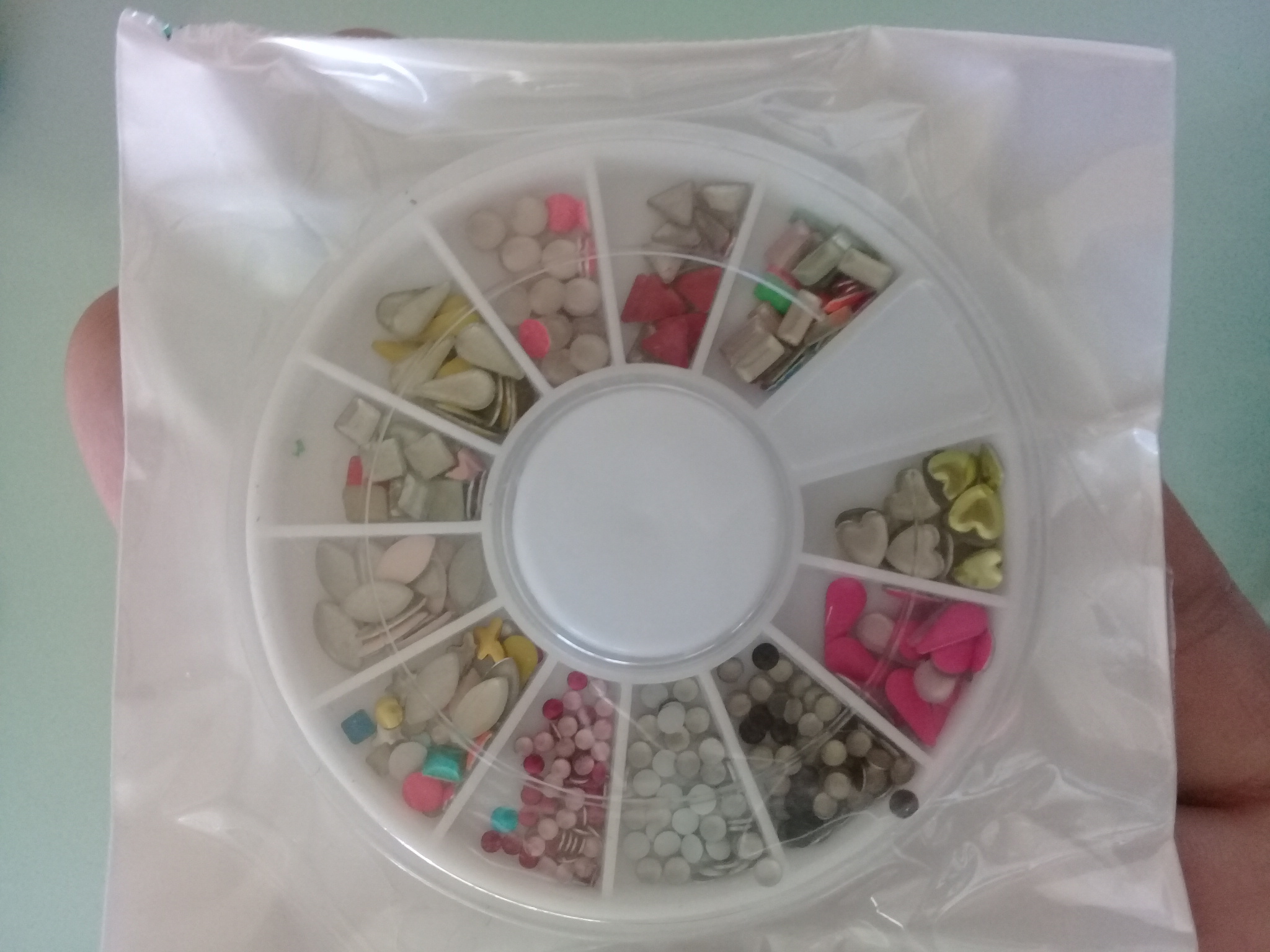 Фотография покупателя товара Заклёпки для декора «Ассорти», 12 ячеек, цвет МИКС - Фото 1
