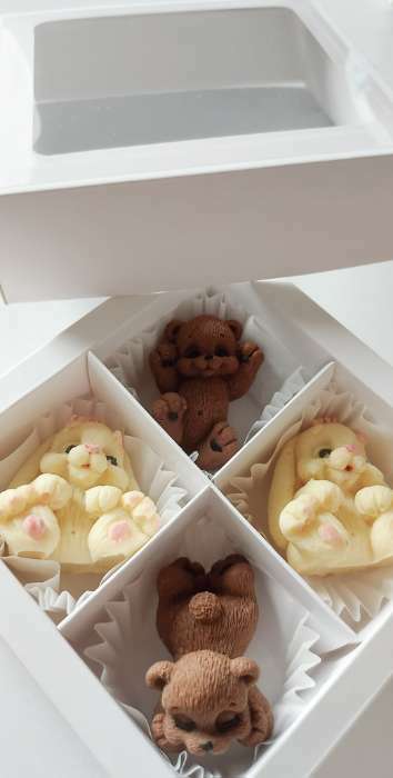 Фотография покупателя товара Коробка для конфет 4 шт., с окном, белая 12.5×12.5×3.5 см - Фото 10