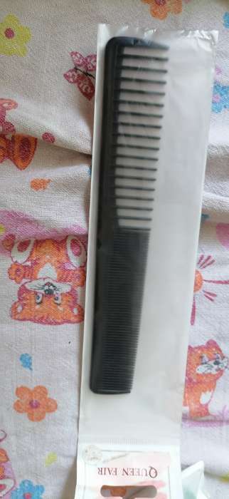 Фотография покупателя товара Расчёска комбинированная, скошенная, 17.7×3 (±1) см, чёрная - Фото 2