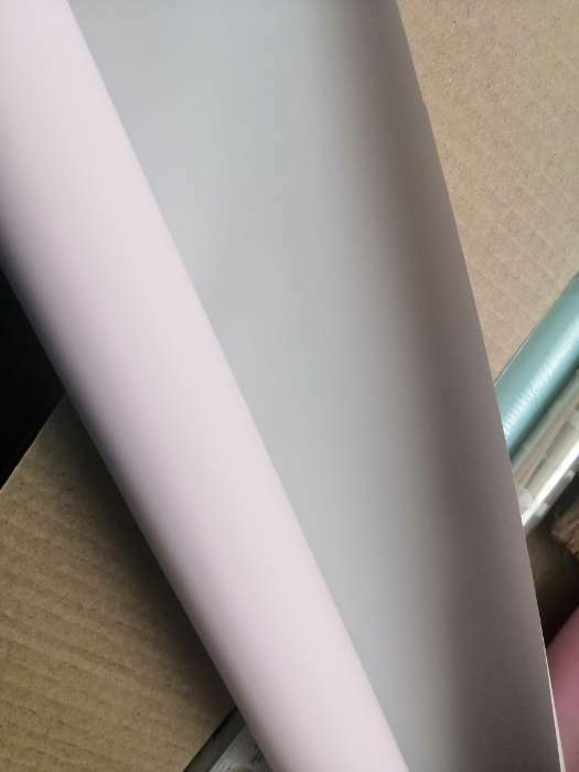 Фотография покупателя товара Плёнка для цветов упаковочная пудровая двухсторонняя «Нежно-розовый + серый», 50 мкм, 0.5 х 9 м - Фото 2