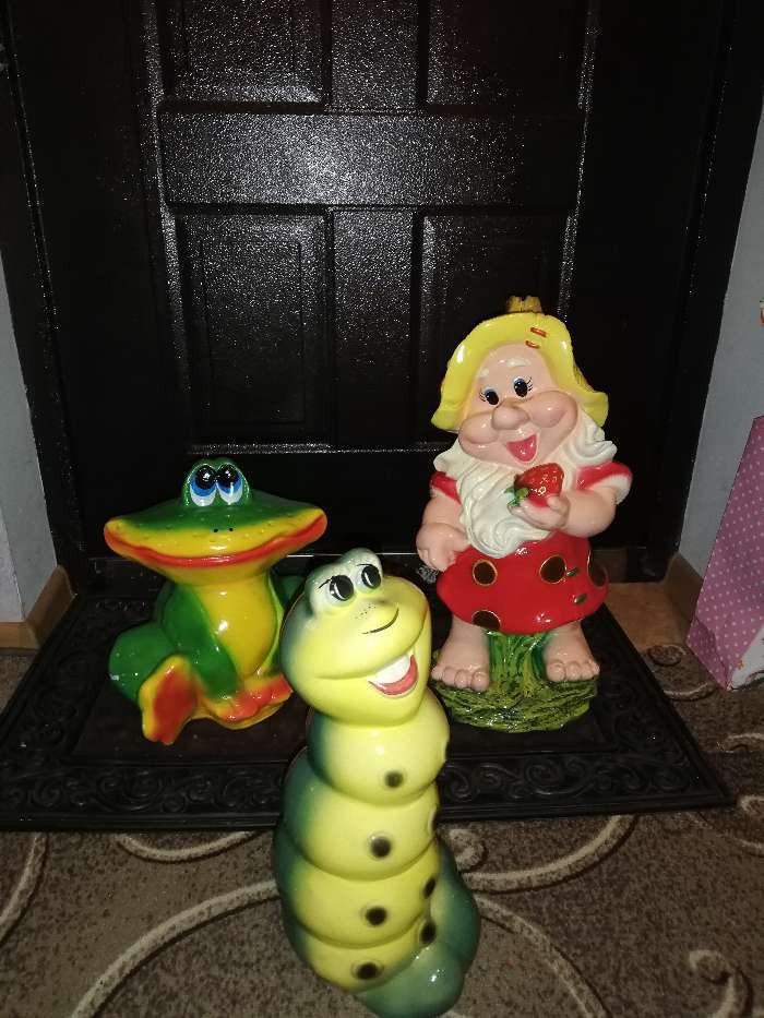 Фотография покупателя товара Садовая фигура "Гном с клубникой", разноцветная, 45 см - Фото 1