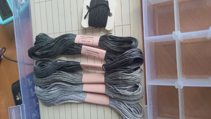 Фотография покупателя товара Набор ниток мулине, 8 ± 1 м, 7 шт, цвет серый спектр - Фото 2