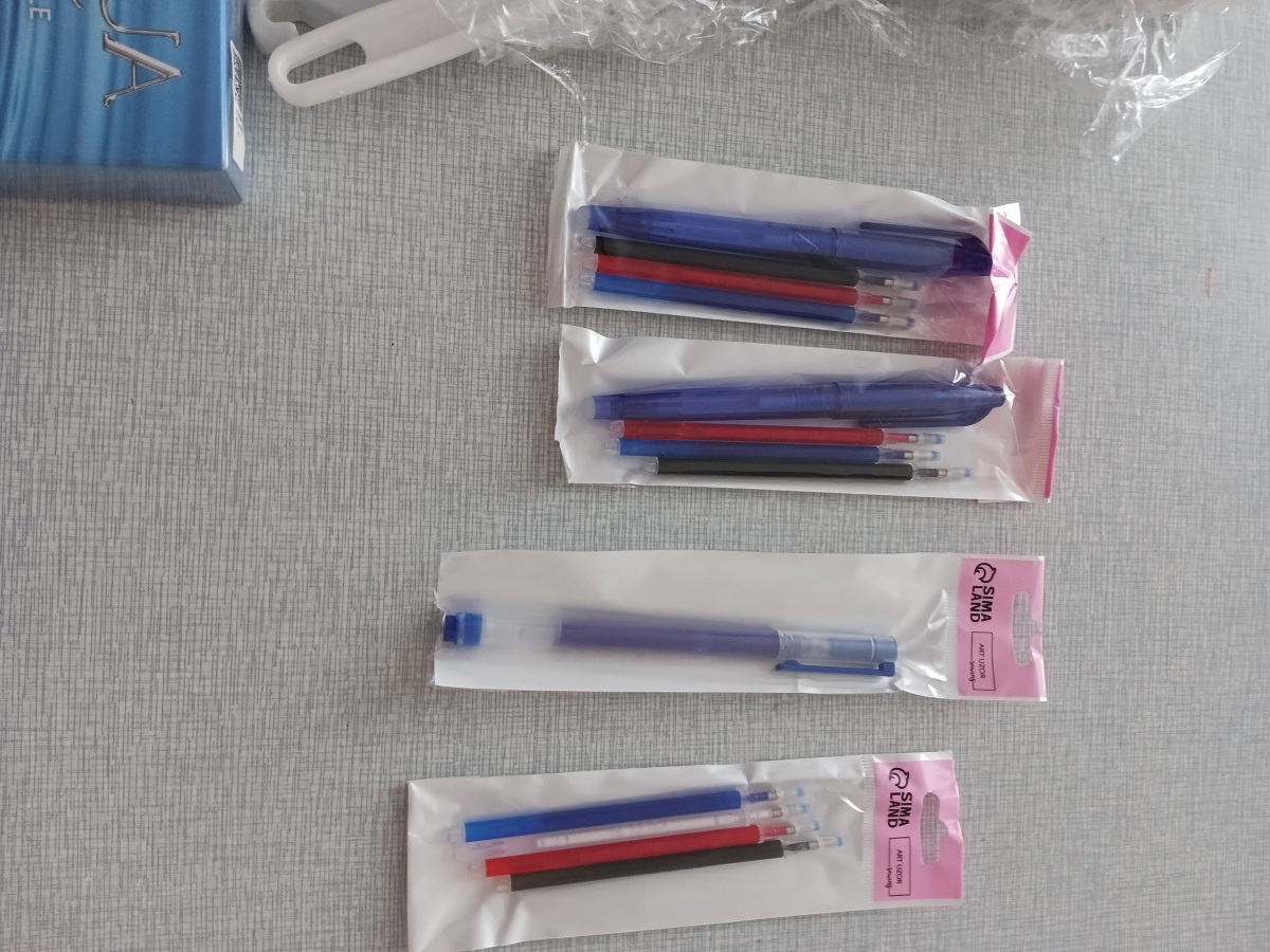 Фотография покупателя товара Ручка для ткани термоисчезающая, с набором стержней, цвет белый/розовый/чёрный/синий - Фото 3