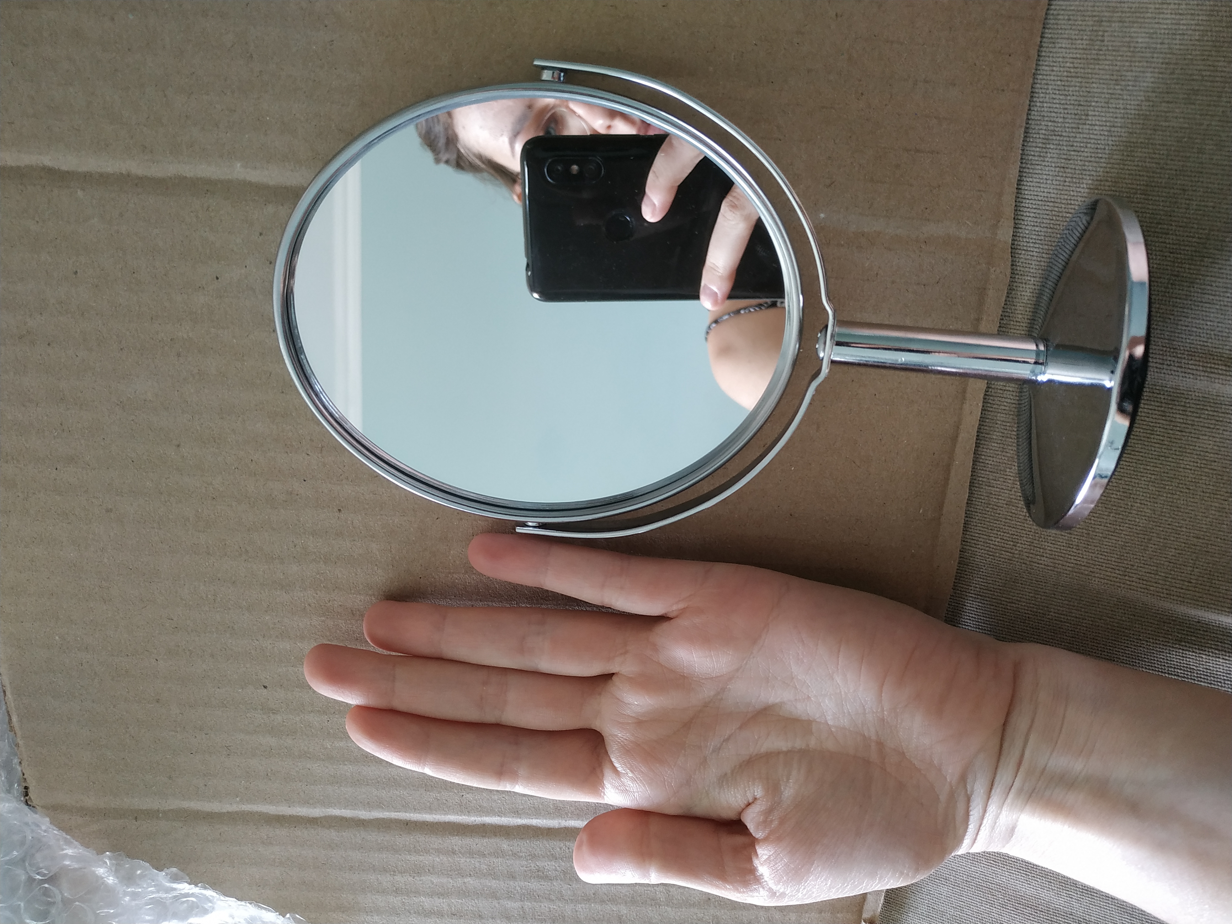 Фотография покупателя товара Зеркало на ножке «Овал», двустороннее, с увеличением, зеркальная поверхность 9,4 × 11,5 см, цвет серебристый - Фото 4