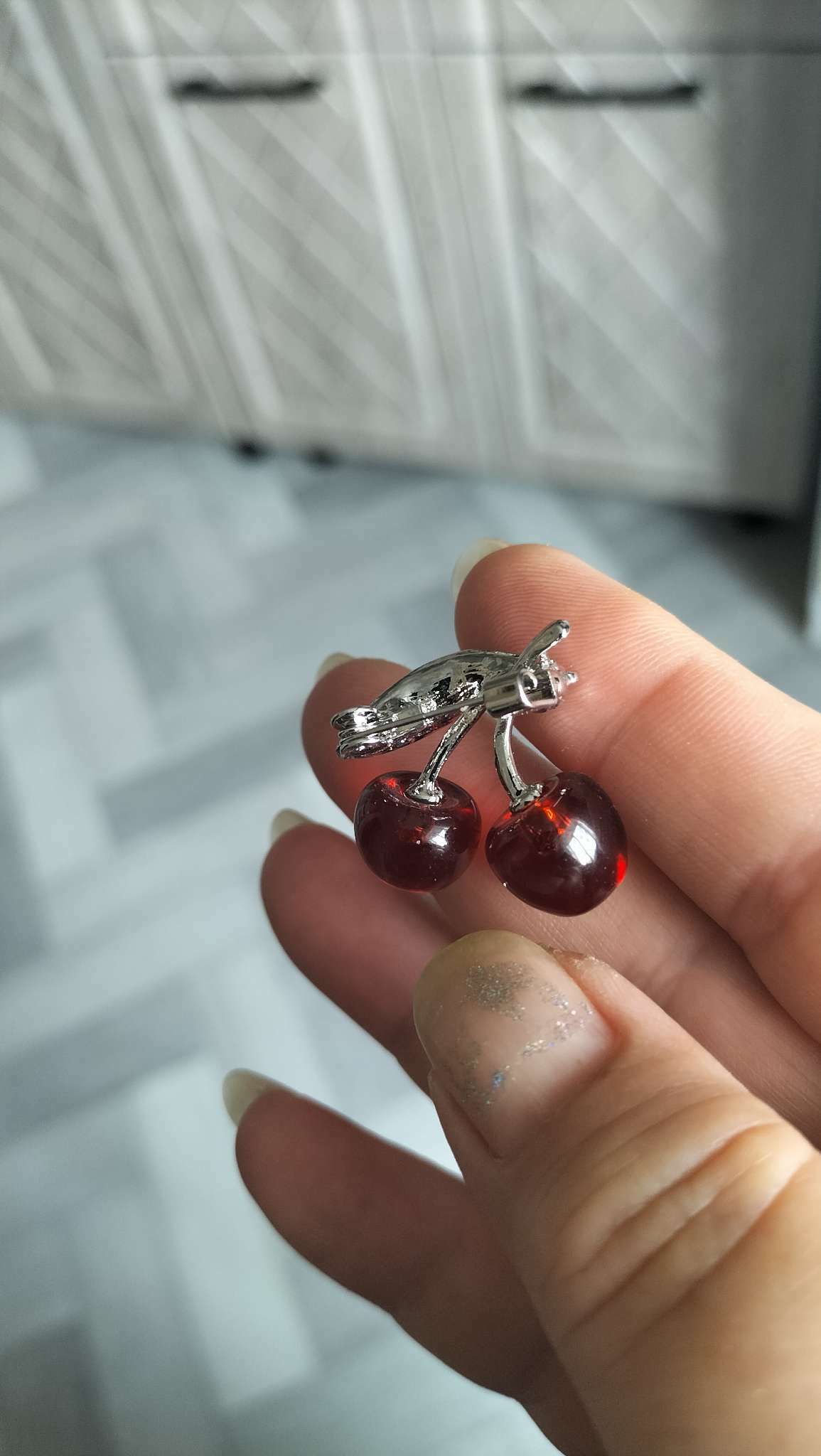 Фотография покупателя товара Брошь «Вишни» наливные, цвет бордовый в серебре