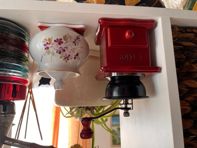 Фотография покупателя товара Кофемолка ручная «Утренний кофе», 9,8×16 см, красное дерево - Фото 1