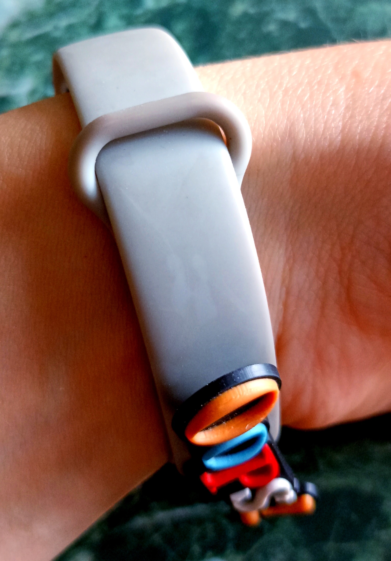 Фотография покупателя товара Ремешок для фитнес-браслета Mi Band 5/6 LuazON, силиконовый, белый - Фото 10