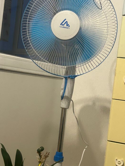 Фотография покупателя товара Напольный вентилятор Luazon LOF-01, 45 Вт, 3 режима, бело-синий