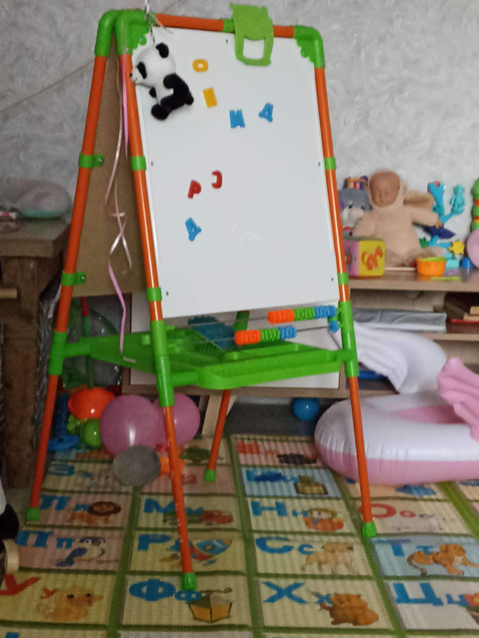 Фотография покупателя товара Мольберт детский, двусторонний «Растущий», регулируется по высоте, размер 755 × 516 × 70 мм