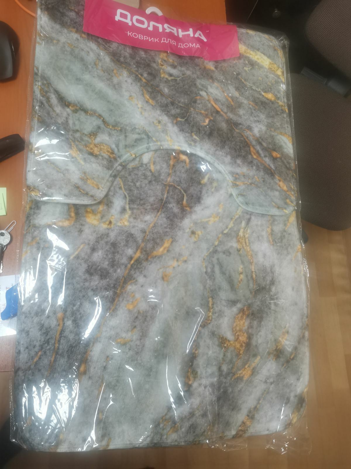 Фотография покупателя товара Набор ковриков для ванной и туалета Доляна «Мрамор», 2 шт, 79×50 см, 50×39 см, цвет серый - Фото 1