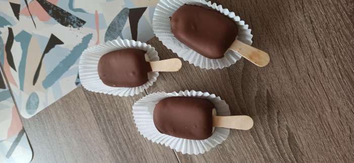 Фотография покупателя товара Форма для мороженого Доляна «Эскимо малое», силикон, 21,5×12,5×2 см, 4 ячейки (6,9×3,8 см), цвет МИКС - Фото 4