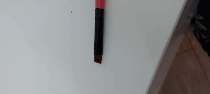 Фотография покупателя товара Кисть для макияжа, скошенная, 13 (+/- 1) см, цвет МИКС