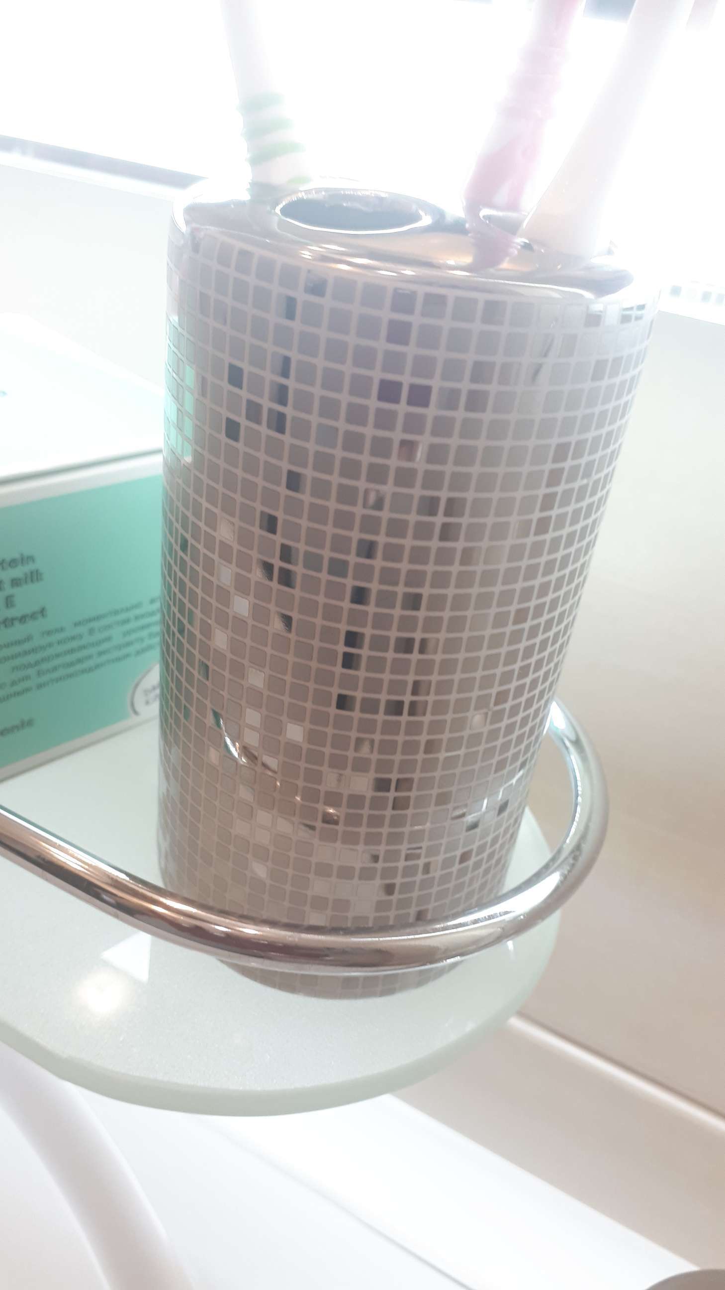 Фотография покупателя товара Набор аксессуаров для ванной комнаты Доляна «Диско», 4 предмета (дозатор 300 мл, мыльница, 2 стакана), цвет серый