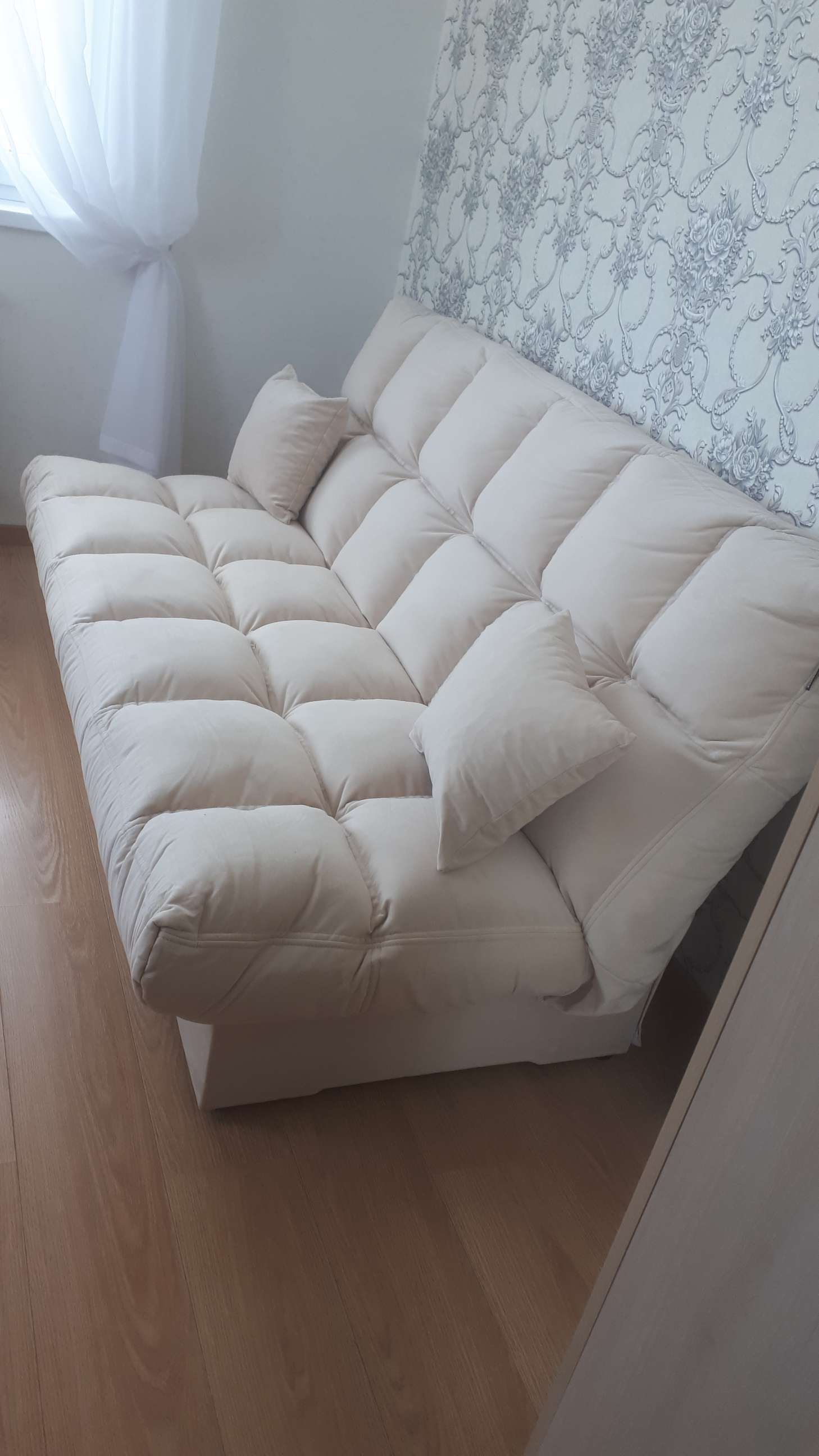 Фотография покупателя товара Прямой диван «Финка», механизм книжка, велюр, цвет селфи 01 / подушки селфи 10