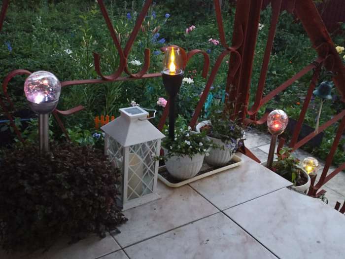 Фотография покупателя товара Садовый светильник Uniel Candle на солнечной батарее, 6.5 × 43 × 6.5 см, эффект пламени - Фото 2